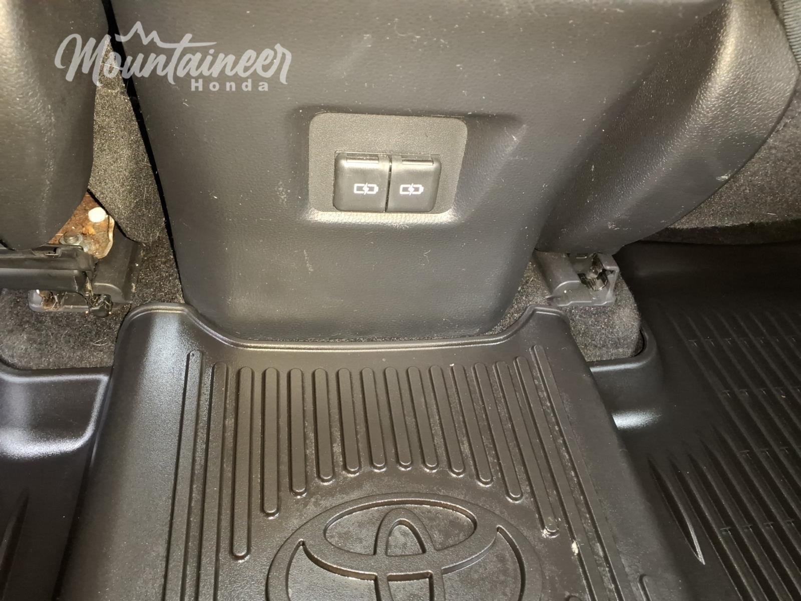 Used 2022 Magnetic Gray Metallic TOYOTA  image 16
