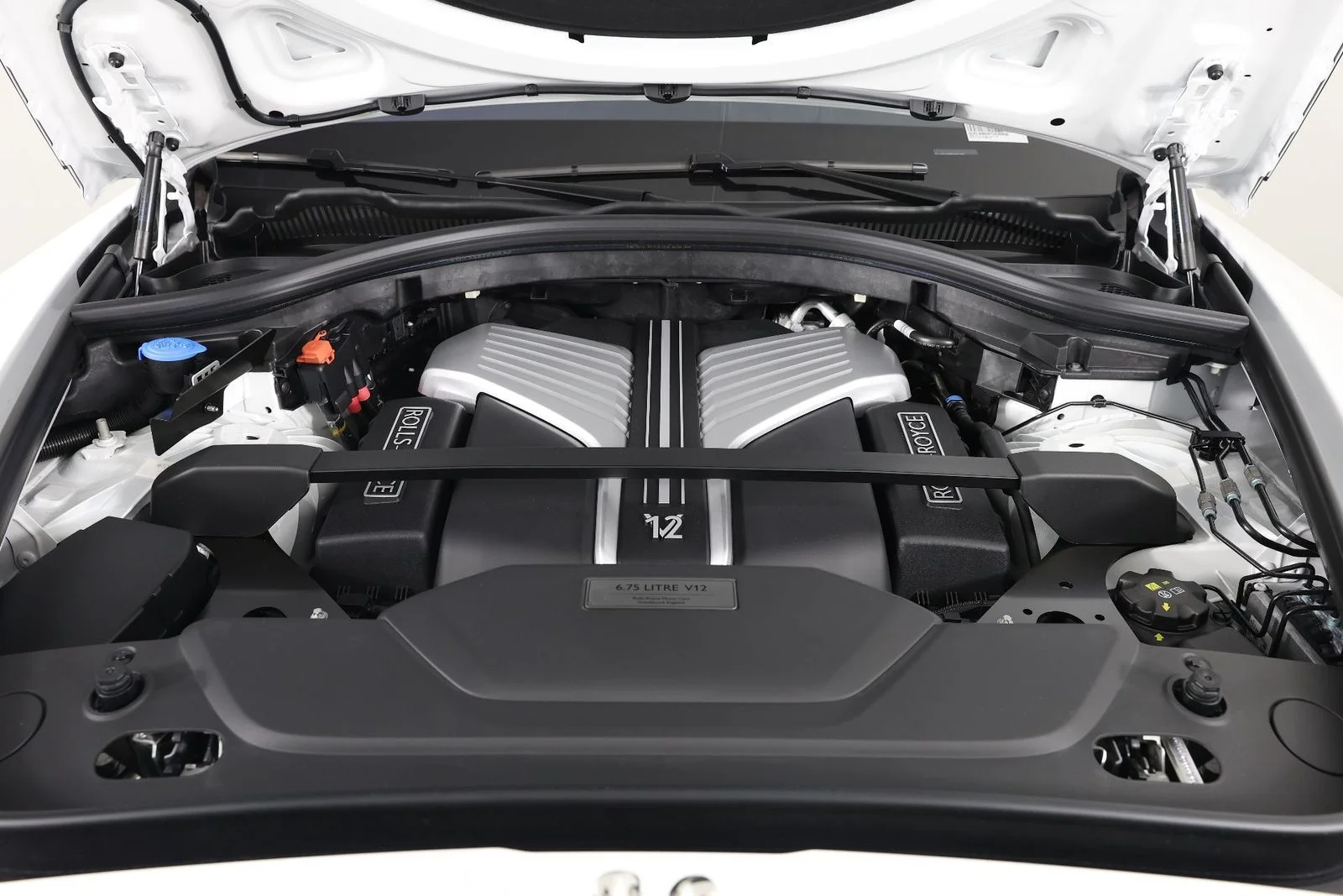 New 2026 Arctic White Rolls-Royce  image 27