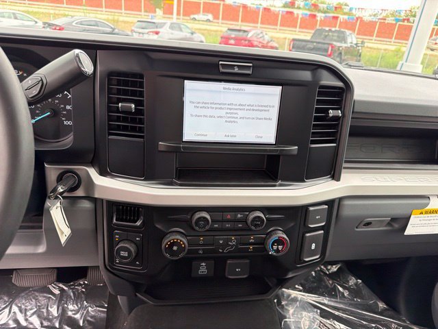 New 2027 Oxford White Ford XL image 30