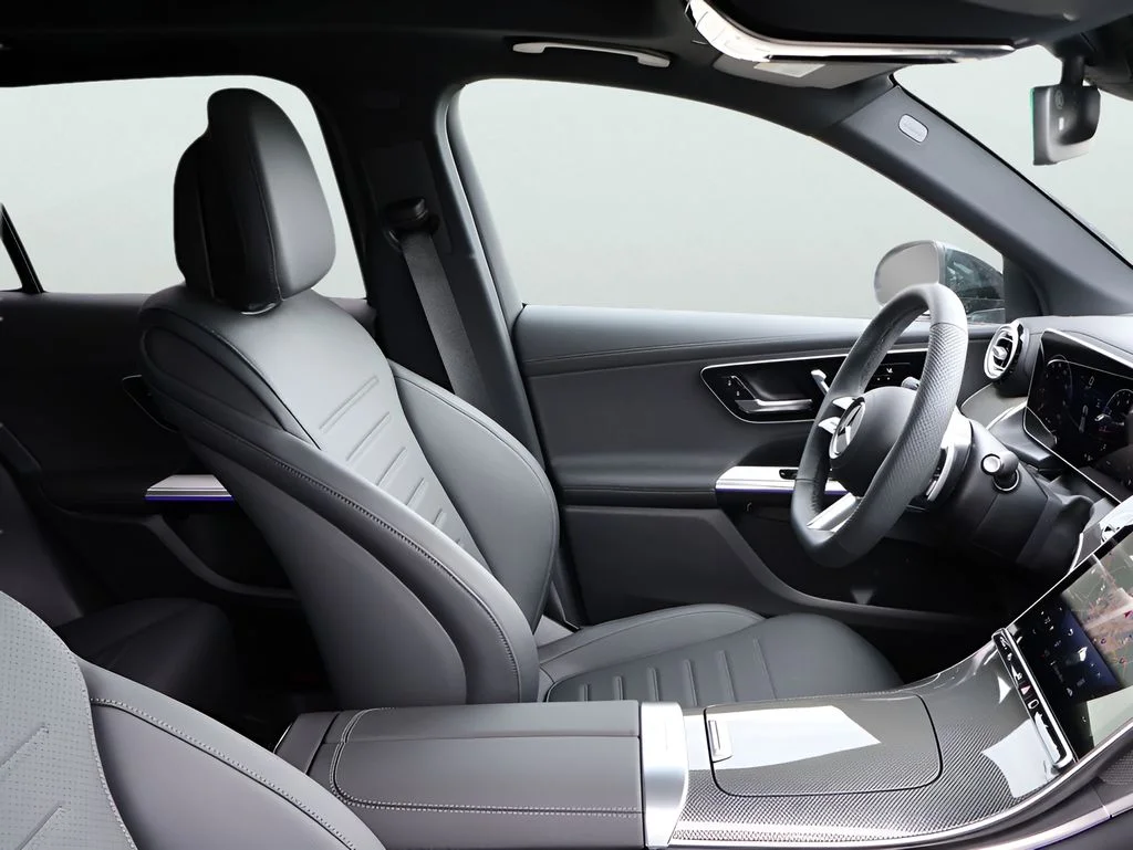 New 2026 MANUFAKTUR Graphite Gray Magno Mercedes-Benz GLC 300 image 10