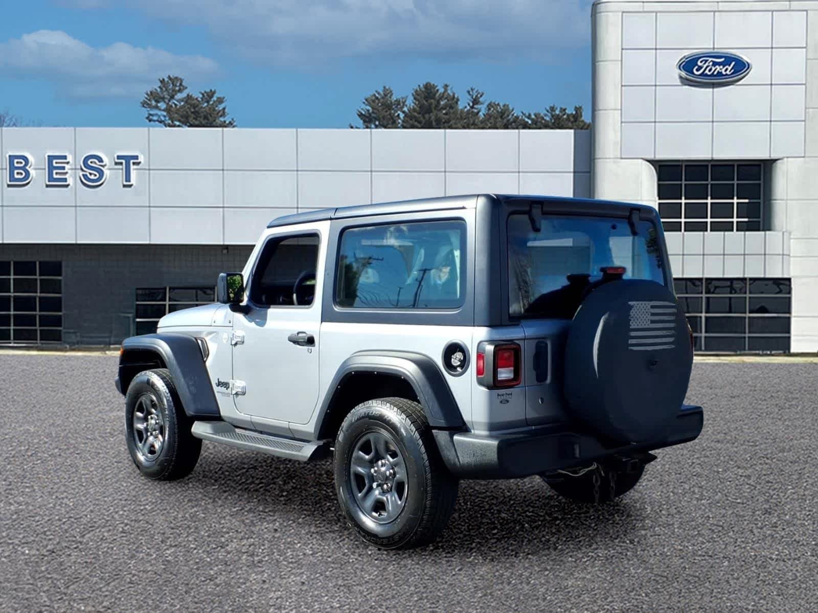 Used 2021 Billet Silver Metallic Clearcoat Jeep Sport image 4