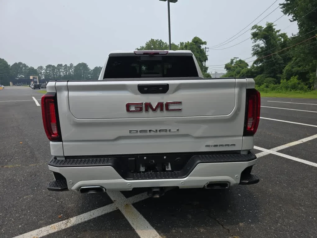 Used 2025 White Frost Tricoat GMC Denali image 6