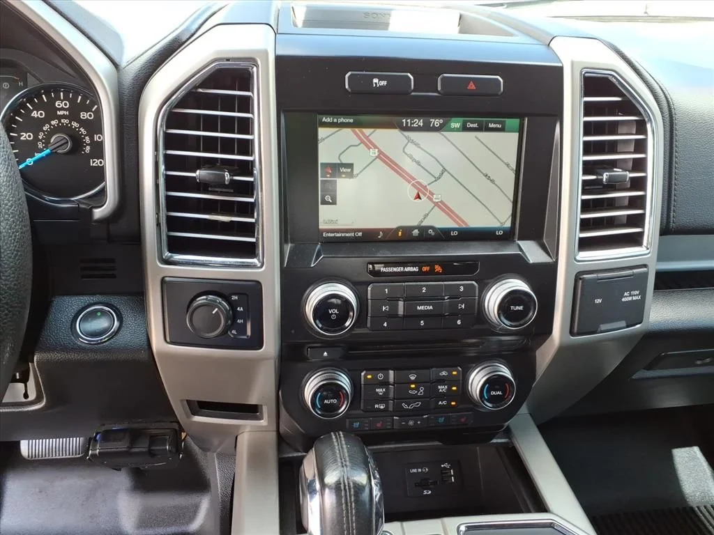 Used 2015 Tuxedo Black Metallic Ford Lariat image 21