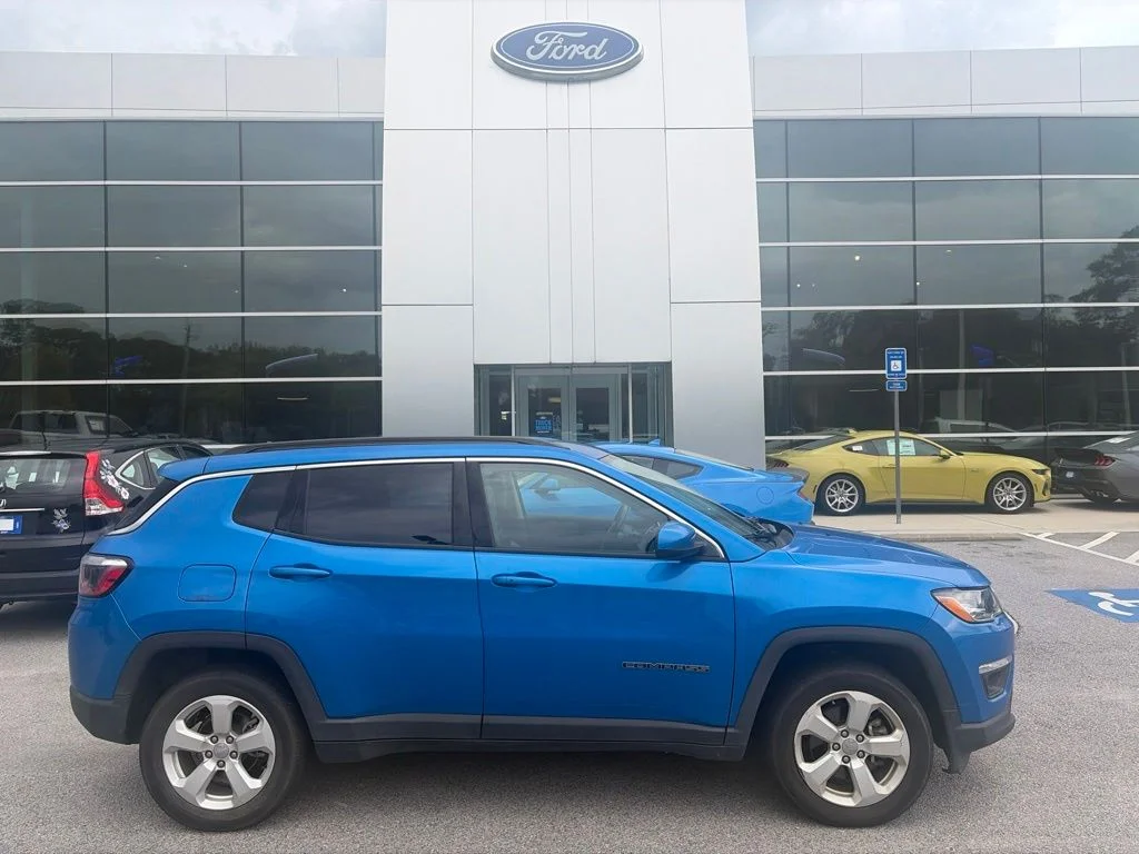 Used 2021 Blue Jeep Latitude image 4
