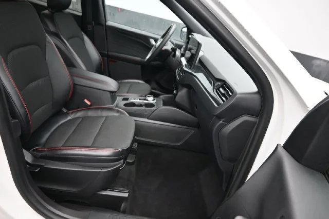 Used 2023 White Metallic Ford ST-Line image 9