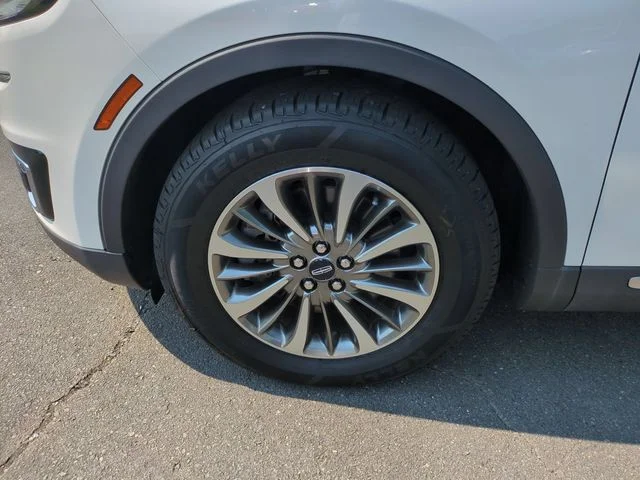 Used 2020 White Lincoln Reserve image 10