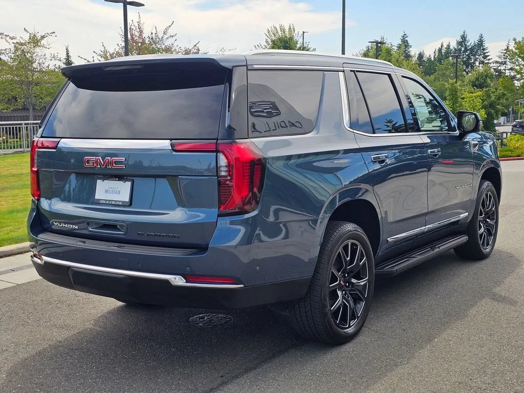 Used 2025 Downpour Metallic GMC Elevation image 5