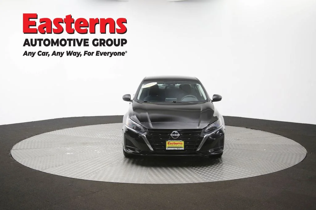 Used 2025 Black Nissan 2.5 SV image 50