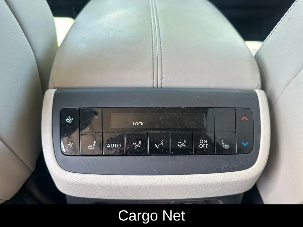 Used 2022 Gray Nissan Platinum image 16