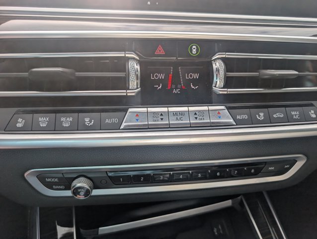Used 2020 Arctic Gray Metallic BMW M50i image 26