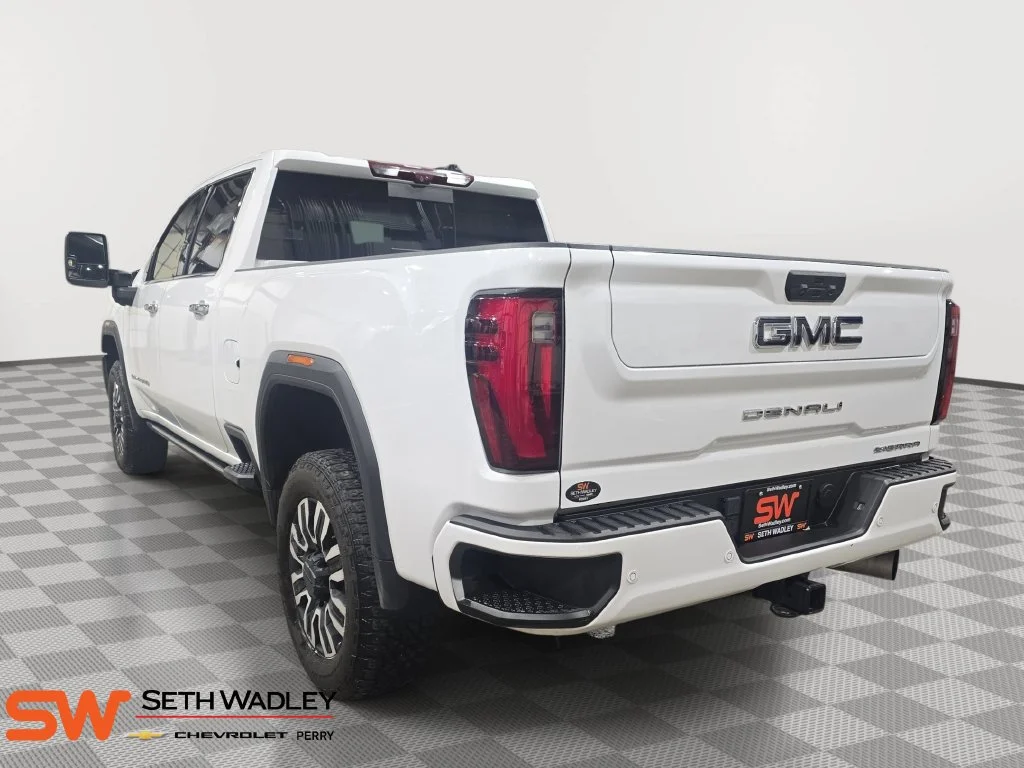 Used 2024 Summit White GMC Denali Ultimate image 5