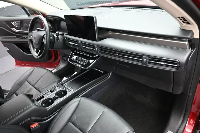 Used 2023 Red Lincoln Grand Touring image 30