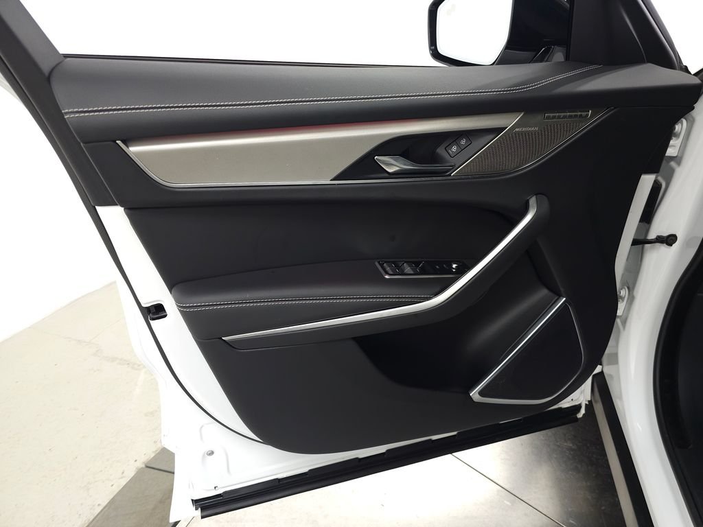 2026 Jaguar F-Pace R-Dynamic S - Photo 17