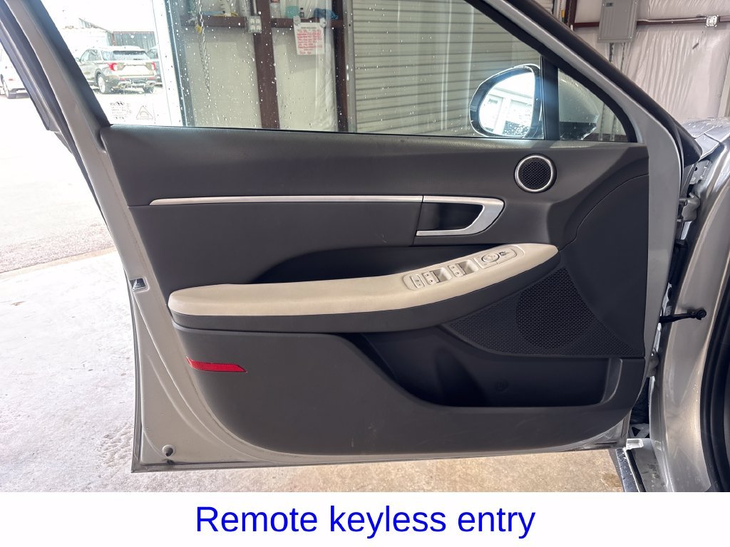 Certified Used 2025 Silver Hyundai SEL image 28