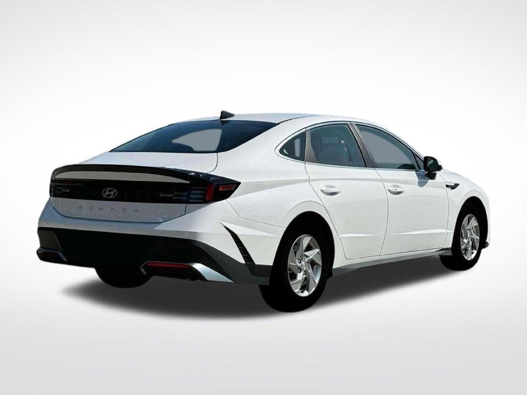 New 2025 White Hyundai SE image 26