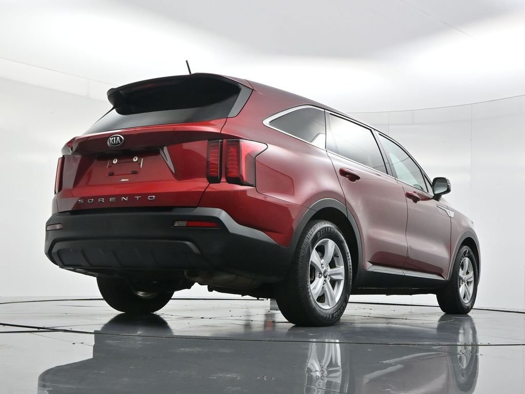 Used 2021 Passion Red Tintcoat Kia LX image 47