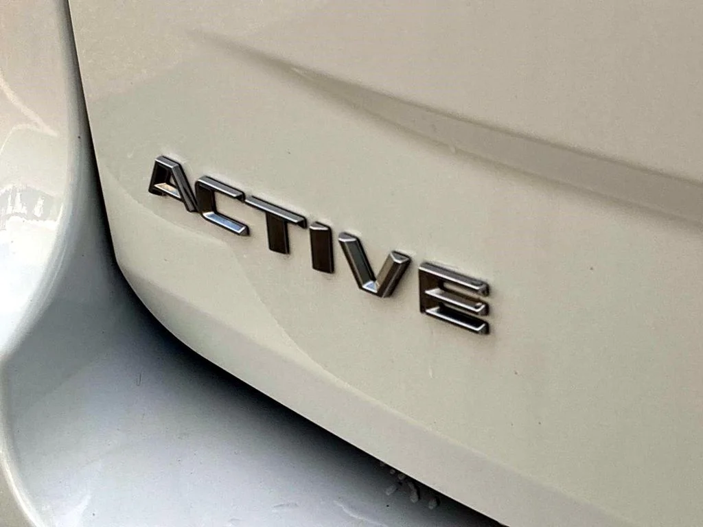 Used 2025 Oxford White Ford Active image 11