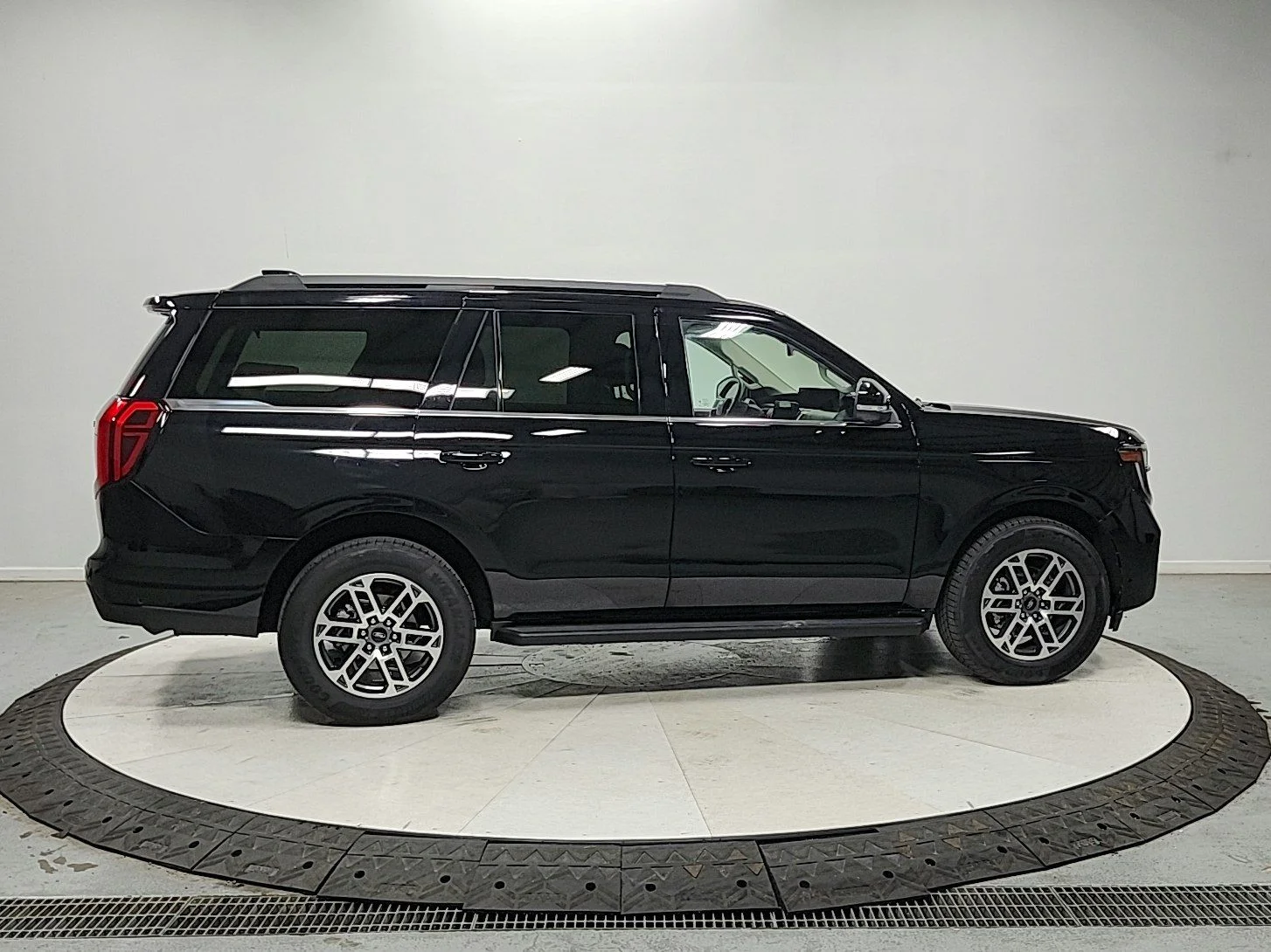 Used 2025 Black Ford Active image 8