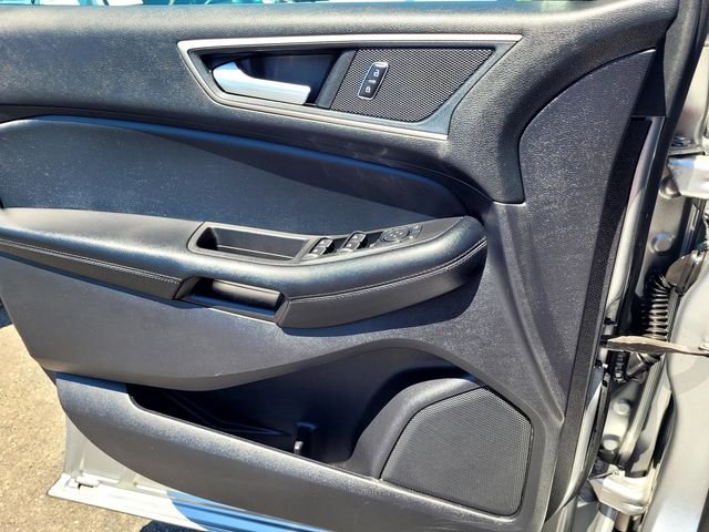 Used 2022 Silver Ford SEL image 14