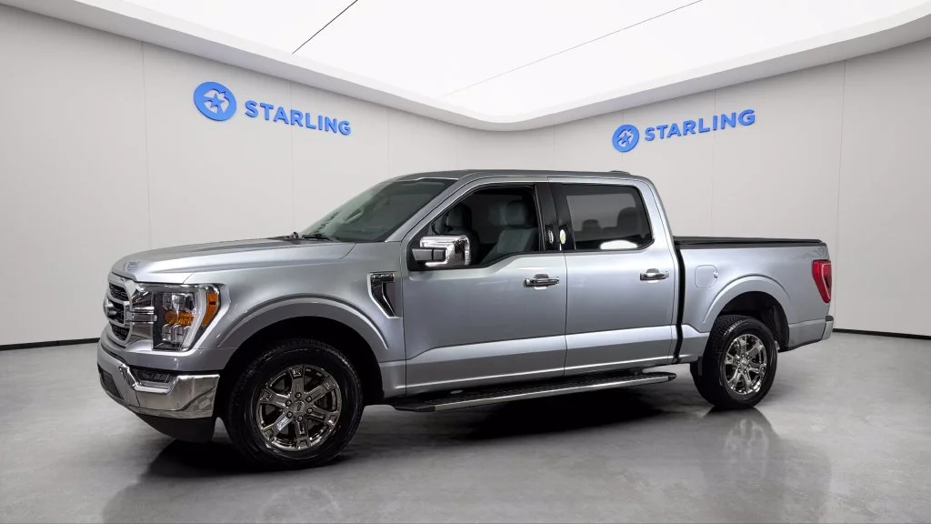 Used 2021 Silver Ford XLT image 2