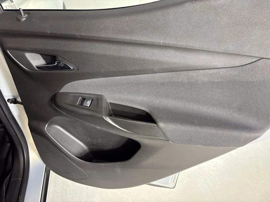 Used 2023 Silver Chevrolet LT image 22