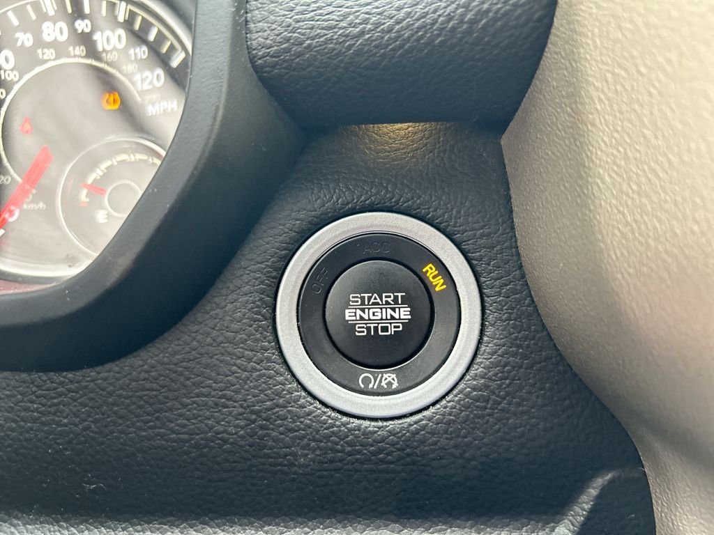 Used 2019 Black Ram Laramie image 19