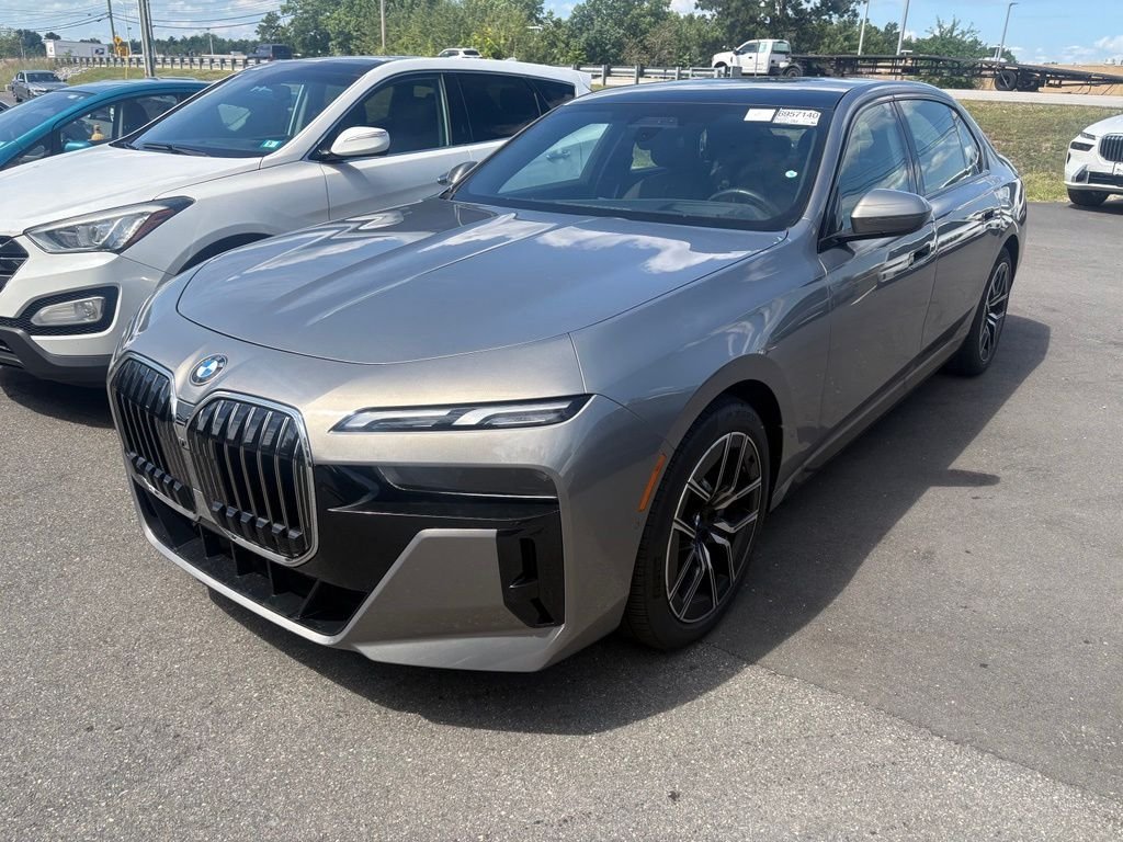 Used 2026 Oxide Grey Met BMW 740i xDrive image 2