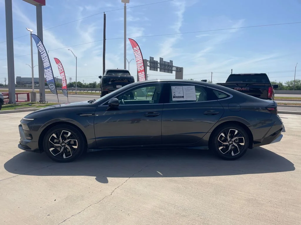 Used 2024 Gray Hyundai SEL image 2