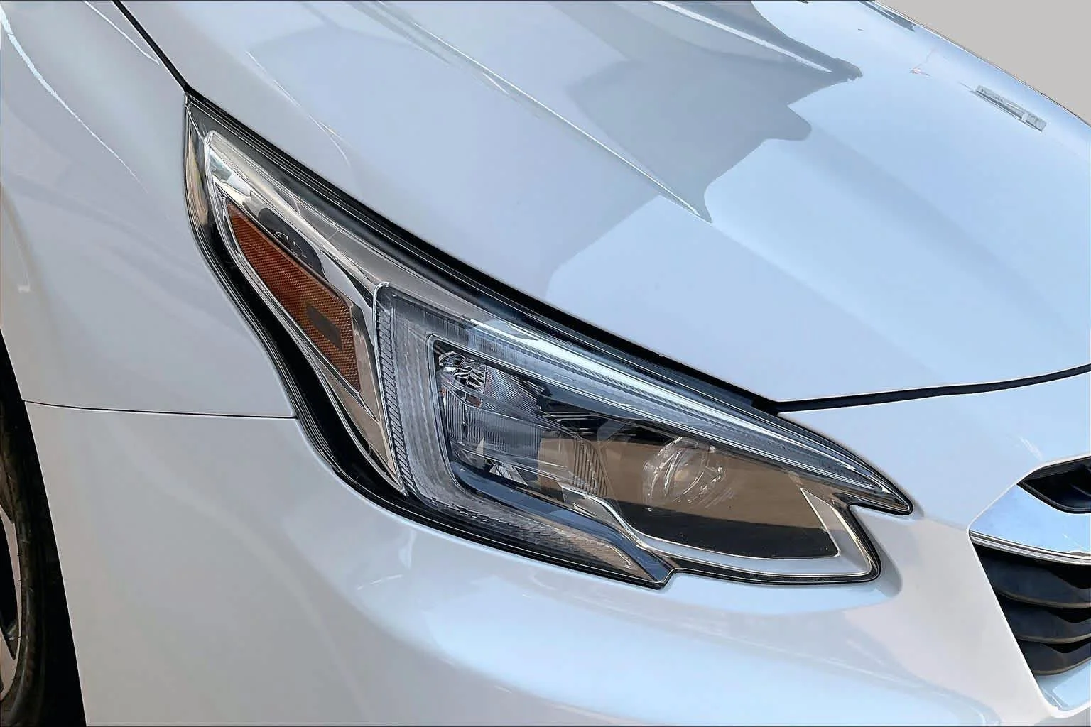 Used 2022 Crystal White Pearl Subaru Limited XT image 26