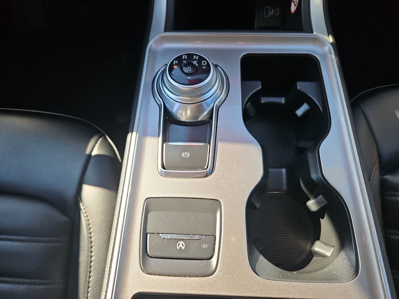 Used 2024 Atlas Blue Metallic Ford SEL image 18