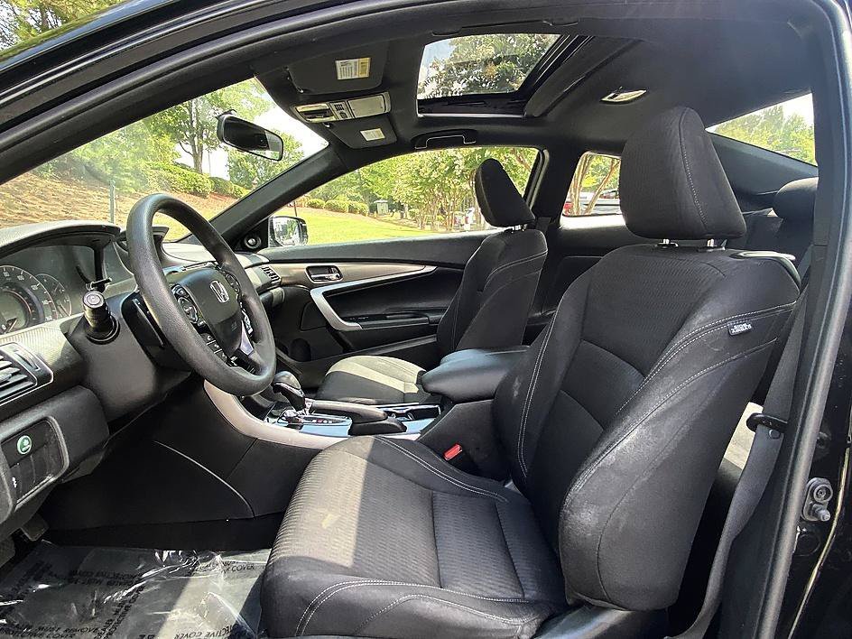 Used 2017 Crystal Black Pearl Honda EX image 10