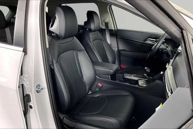 New 2026 Glacial White Pearl Kia EX image 12