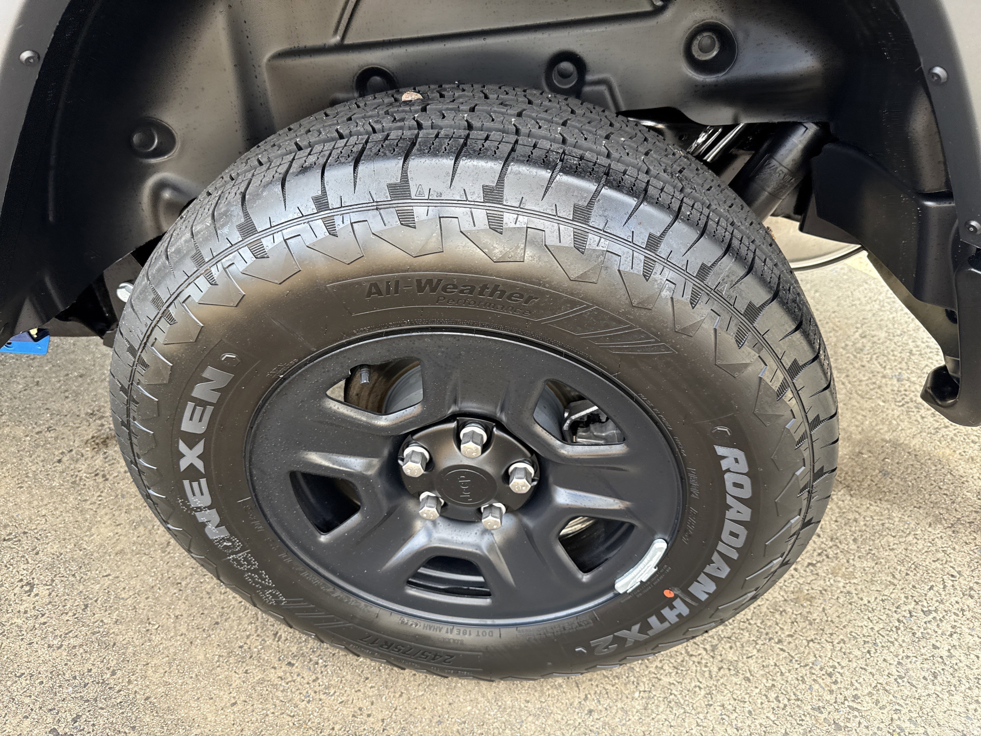 New 2026 Hydro Blue Pearl-Coat Exterior Paint Jeep Sport image 20