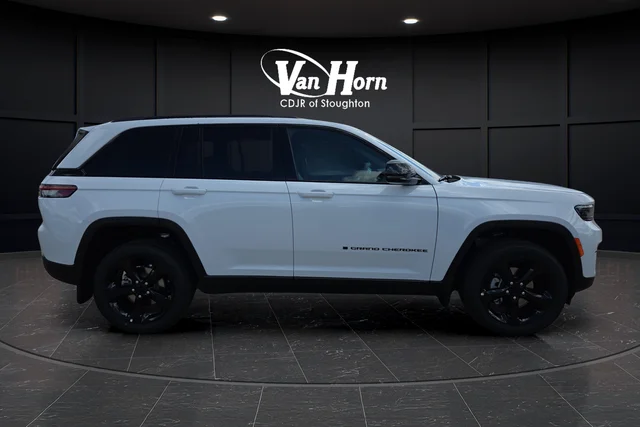 New 2025 Bright White Clear-Coat Exterior Paint Jeep Altitude X image 2