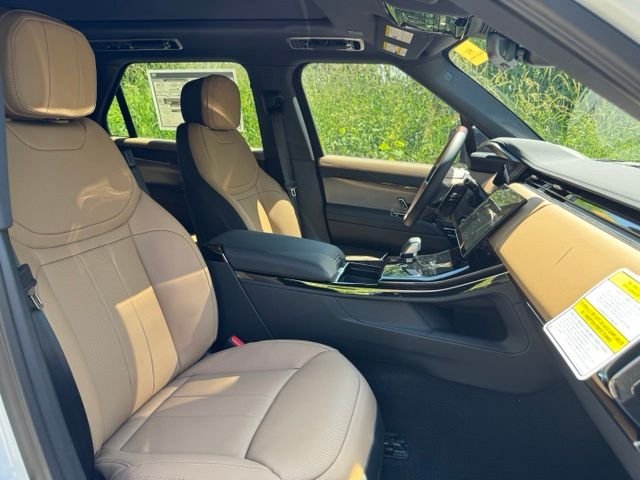 New 2026 Fuji White Land Rover Dynamic SE image 19