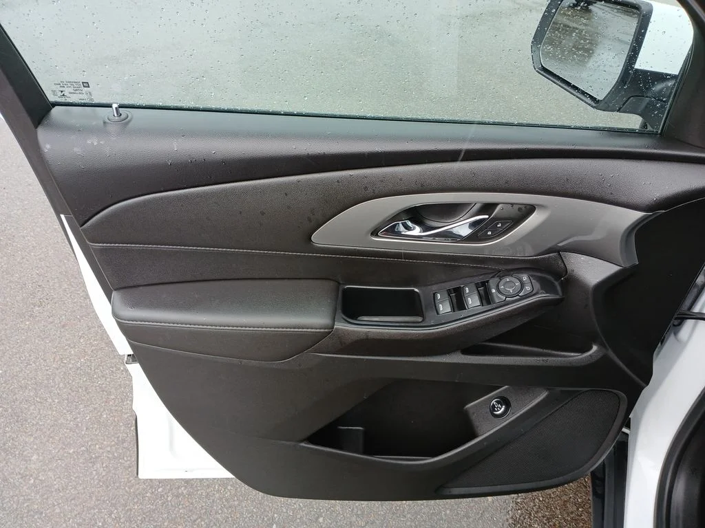 Used 2023 White Chevrolet LT image 23