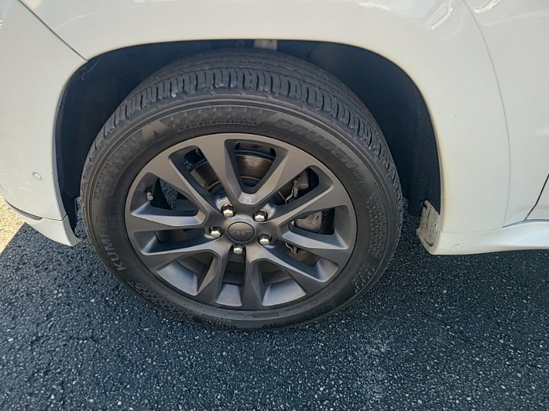 Used 2019 White Jeep High Altitude image 10