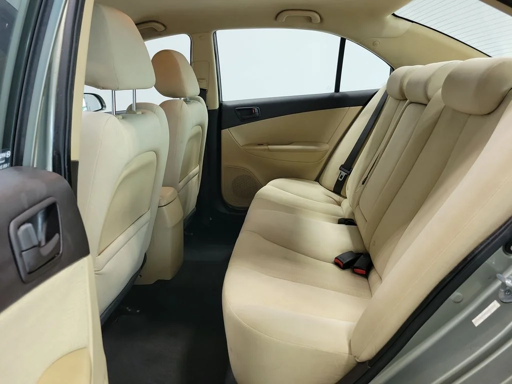 Used 2010 Beige Hyundai GLS image 22