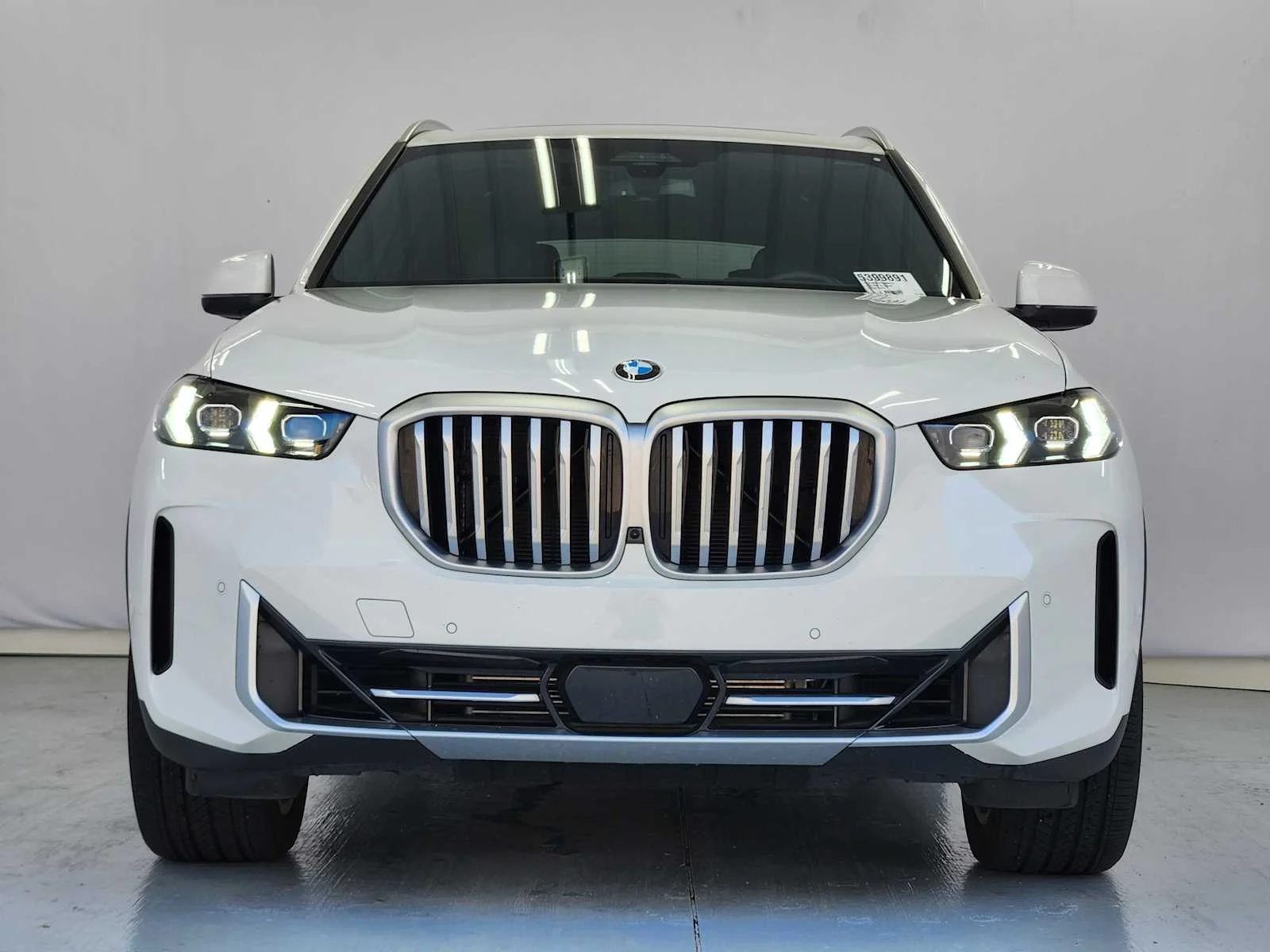 Certified Used 2026 Alpine White BMW sDrive40i image 3