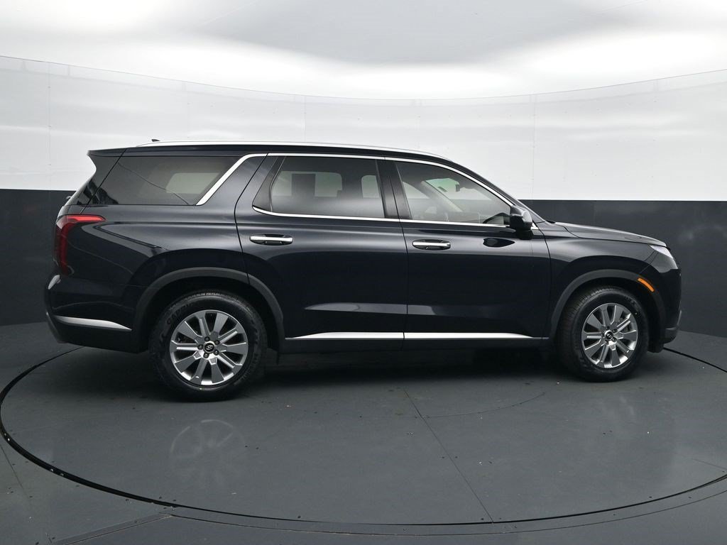 Used 2024 Moonlight Cloud Hyundai SEL 7P image 8