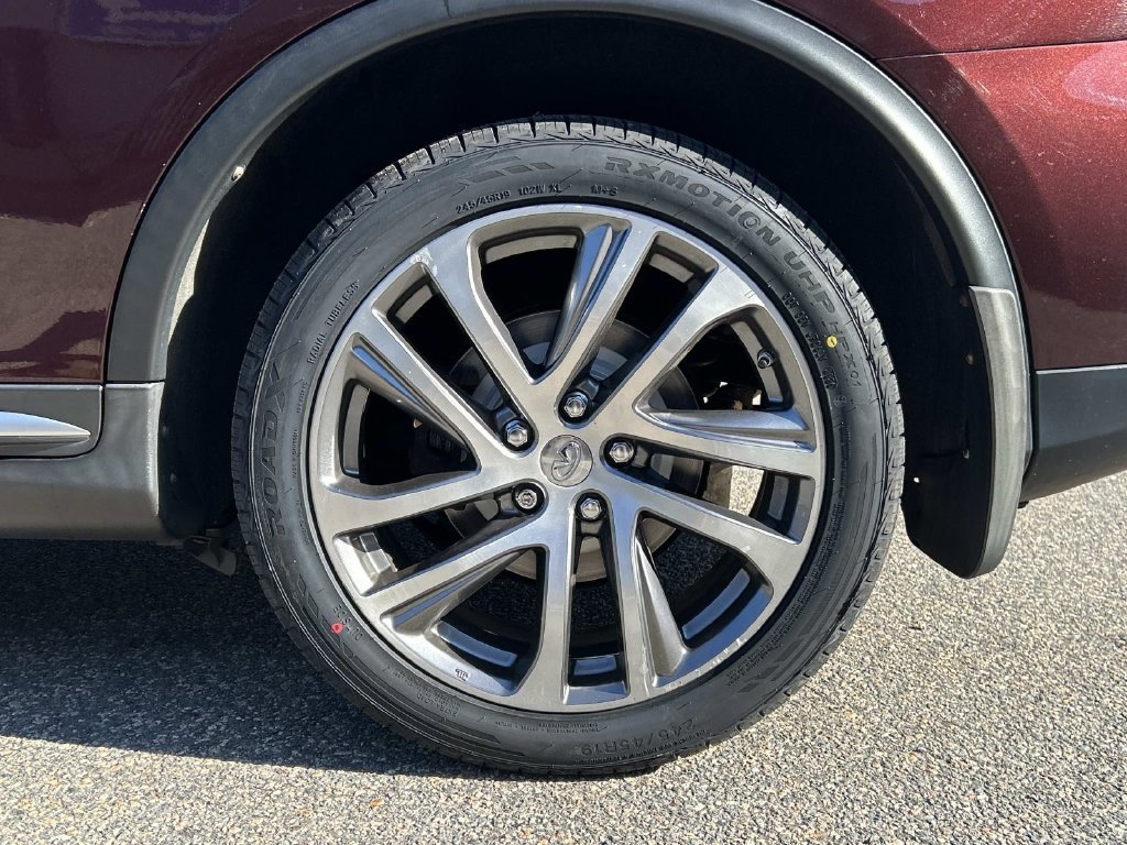 Used 2017 Black INFINITI Base image 9
