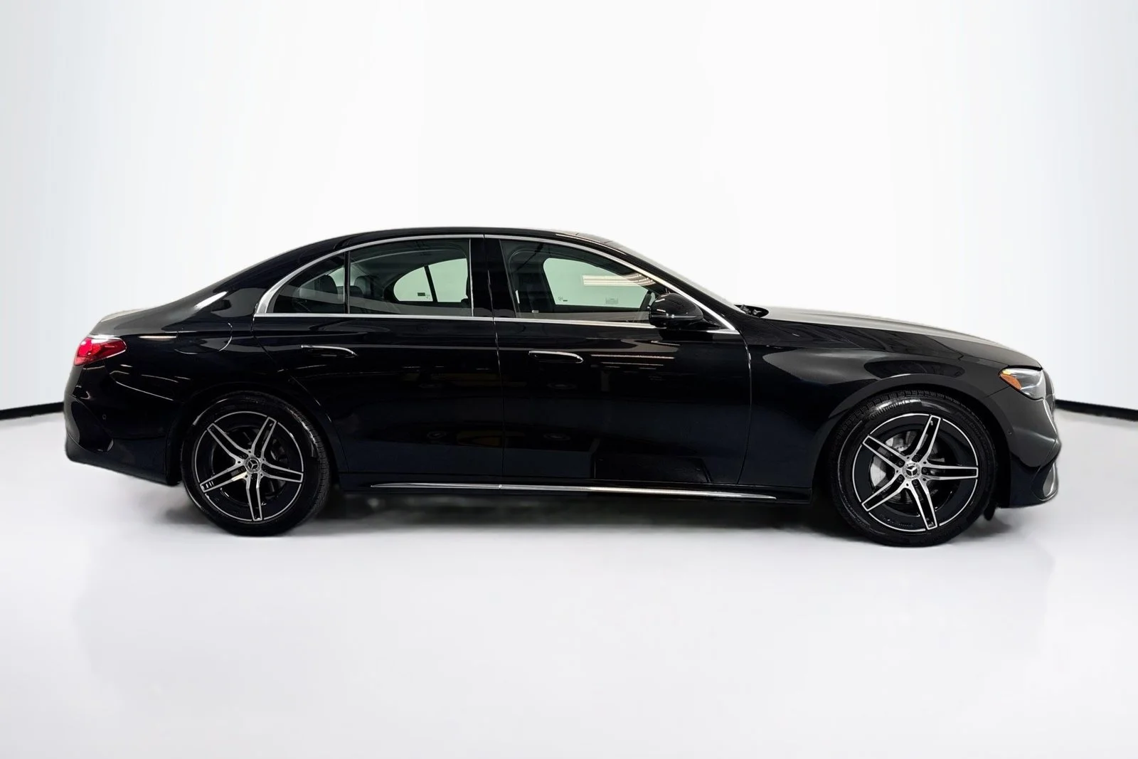 Used 2026 Obsidian Black Metallic Mercedes-Benz E 350 image 4