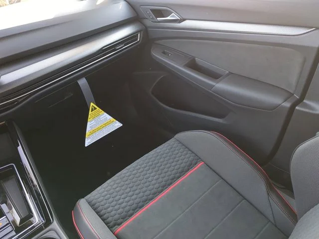 2026 Volkswagen Golf GTI SE - Photo 15