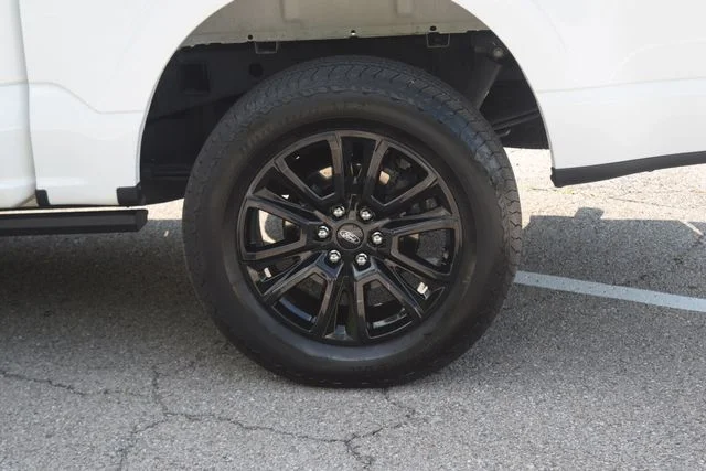 Used 2025 White Ford Platinum image 28
