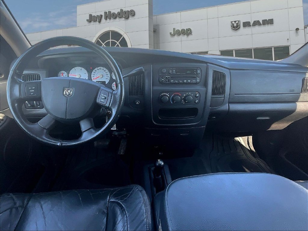 Used 2004 Black Dodge SLT image 12