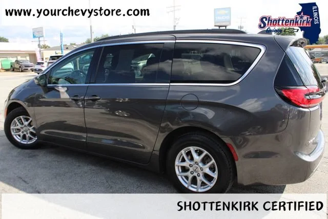 Used 2022 Gray Chrysler Touring L image 3