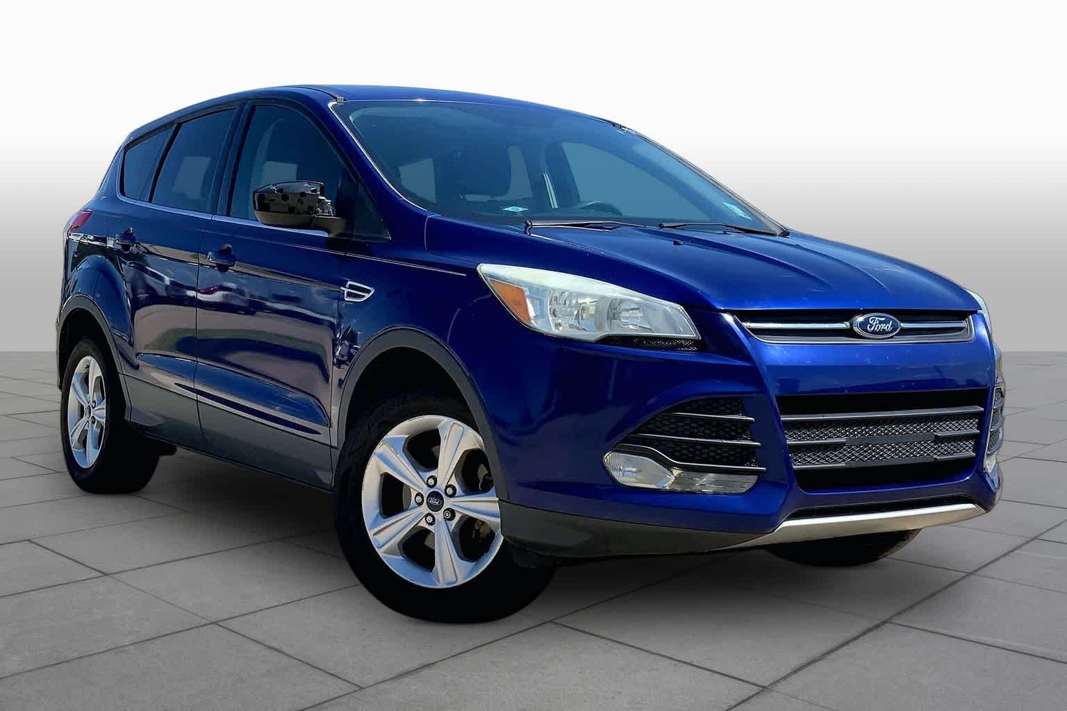 Used 2015 Blue Ford SE image 3