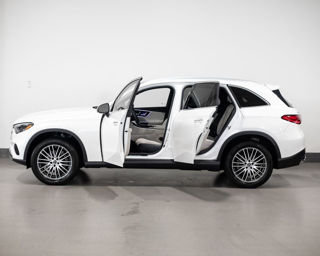 Certified Used 2023 White Mercedes-Benz GLC 300 image 3