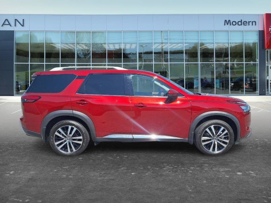 Used 2025 Scarlet Ember Tintcoat Nissan Platinum image 4