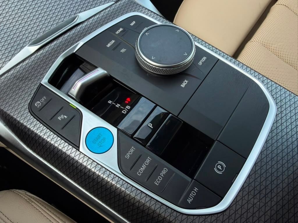 Certified Used 2023 Dravit Grey Metallic BMW M50 image 19